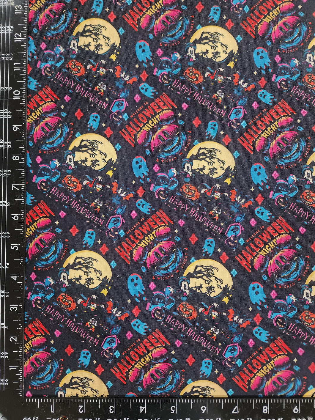 RETAIL CW : Halloween Night