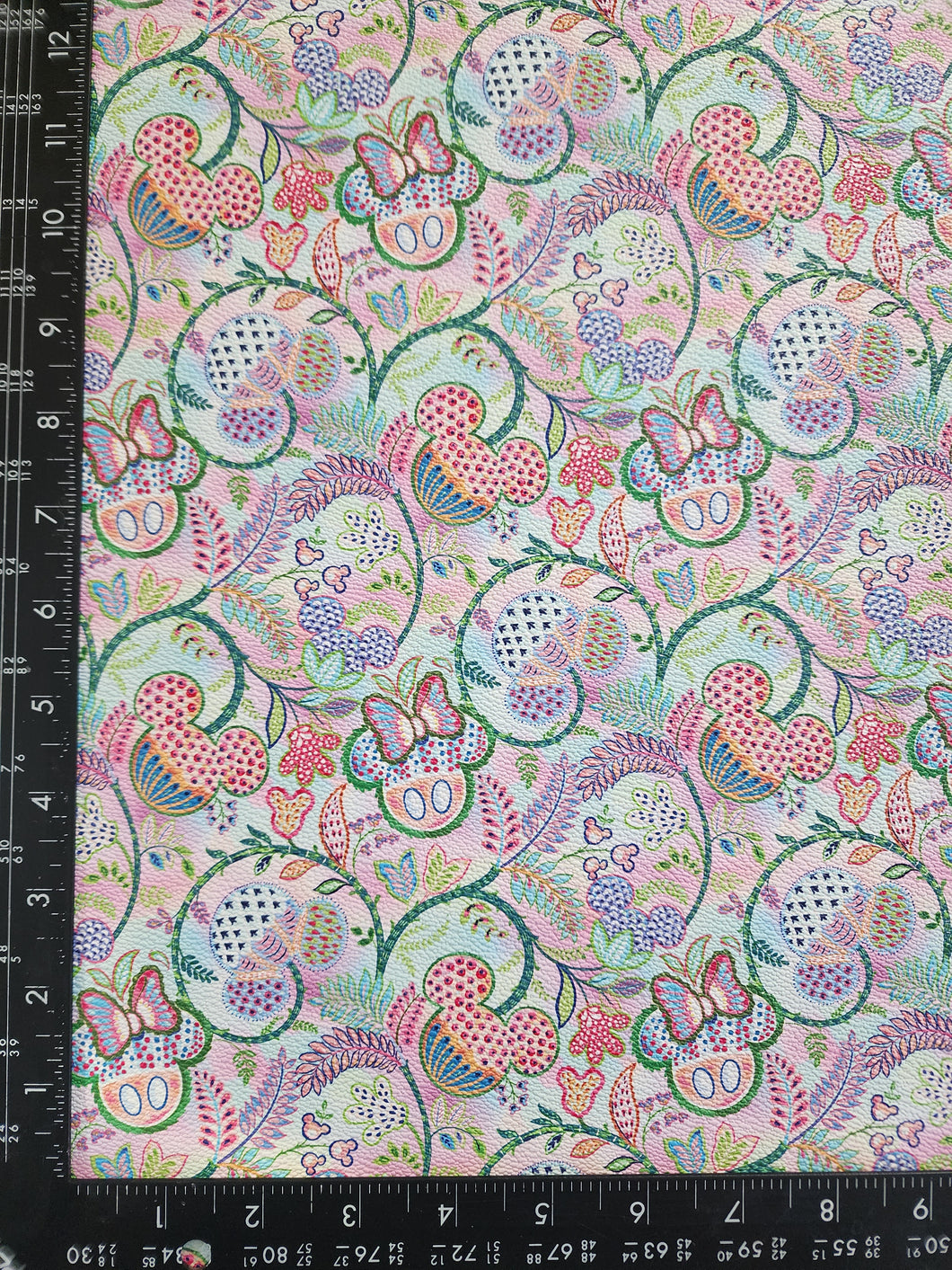 RETAIL CANVAS : Paisley Ears