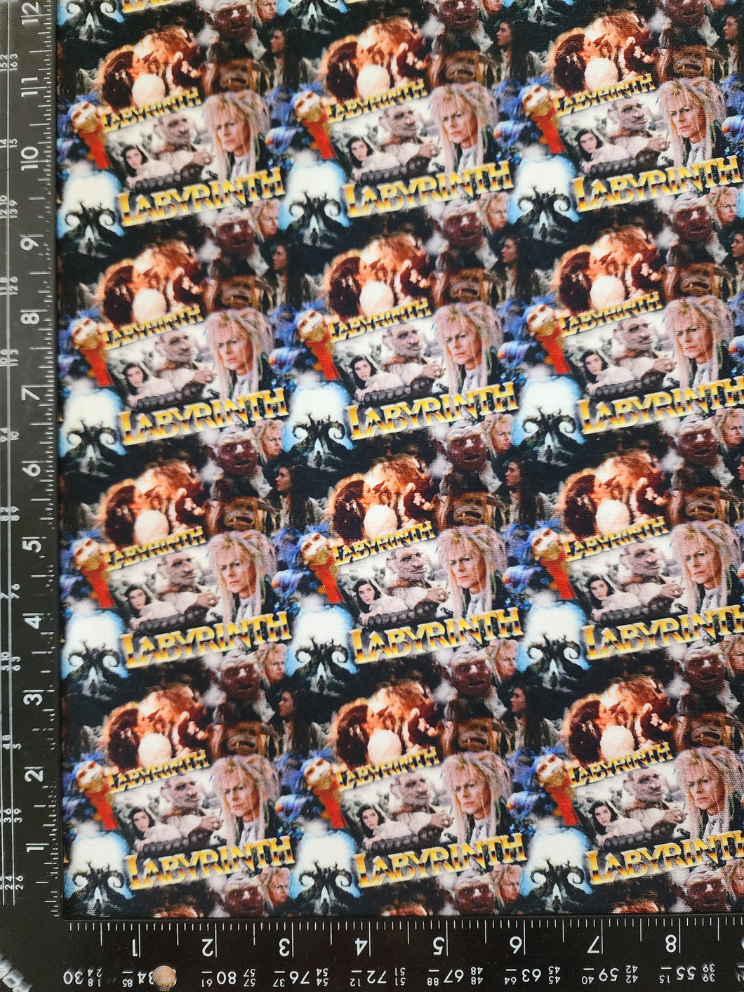 RETAIL CANVAS : Labyrinth