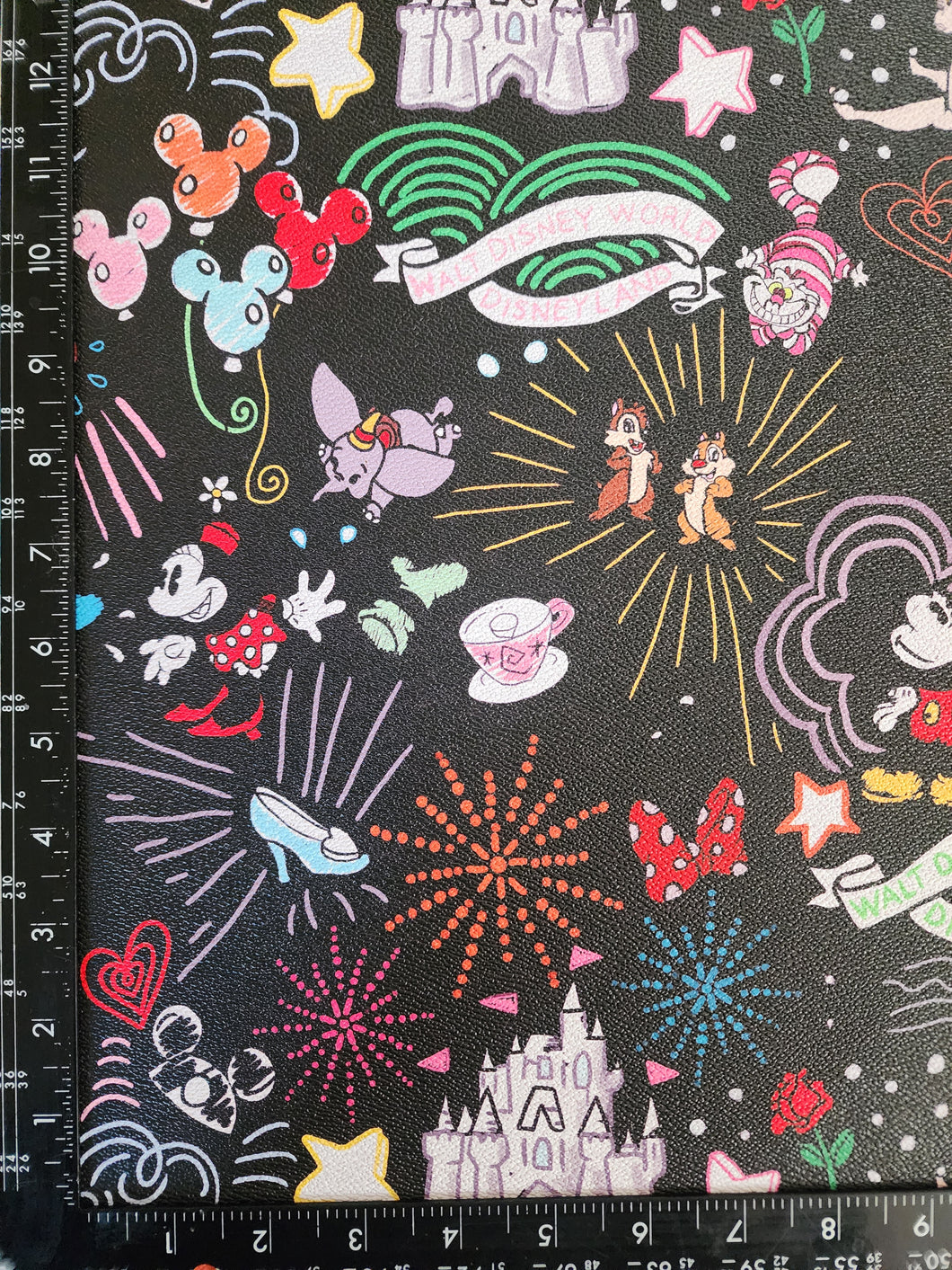 Textured Vinyl : Disney Doodles (B) - 18xwov